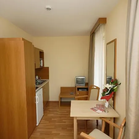 Hotell Panorama Wellness Apartman 4*