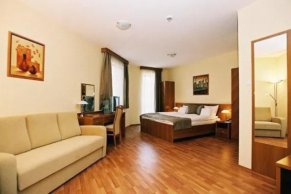 Hotel Panorama Wellness Apartman 4*
