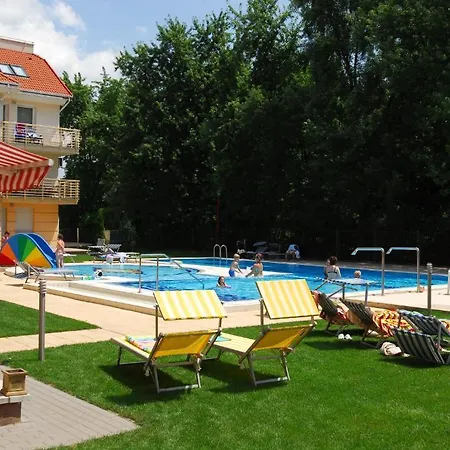 Panorama Wellness Apartman Hotel