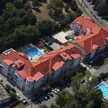 ホテル Panorama Wellness Apartman 4*